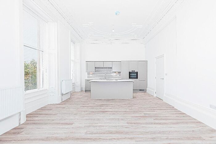 2 Bedroom Flat To Rent In Garrioch Road, North Kelvinside, Glasgow, G20