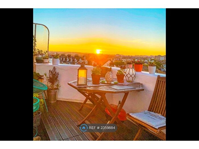 2 Bedroom Flat To Rent In St. Aubyns, Hove, BN3