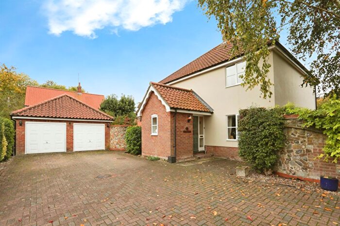 4 Bedroom Detached House For Sale In All Saints Close, Wetheringsett, Stowmarket, IP14