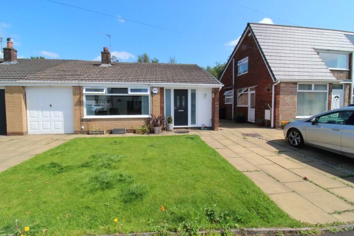 3 Bedroom Bungalow To Rent In Sunnywood Drive, Bury, BL8