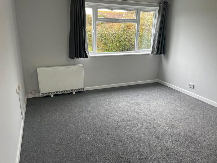 1 Bedroom Flat To Rent In Fairlight Avenue, Telscombe Cliffs, BN10