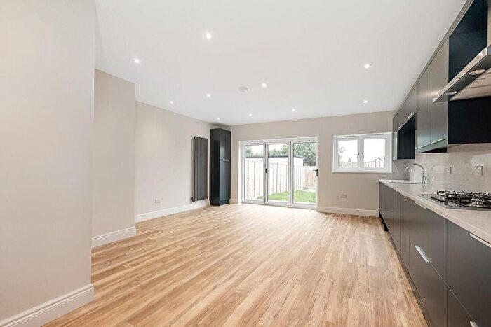 4 Bedroom Property For Sale In Brockley Road, London, SE4