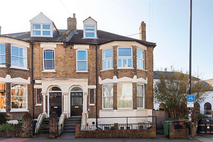 2 Bedroom Flat For Sale In Church Hill, Walthamstow, E17