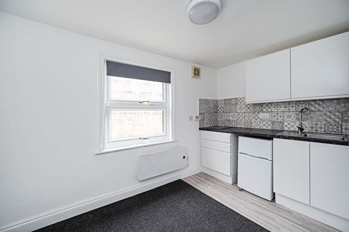 Studio To Rent In Bodney Road, Hackney, London, E8