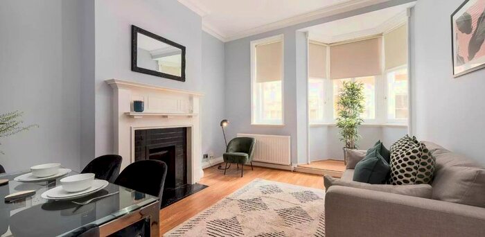 2 Bedroom Flat To Rent In Maddox Street, Mayfair, London, W1S