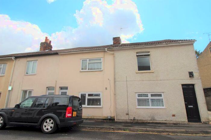 1 Bedroom Ground Flat To Rent In Bedroom Flat To Rent, Albion Street, Town Centre, SN1