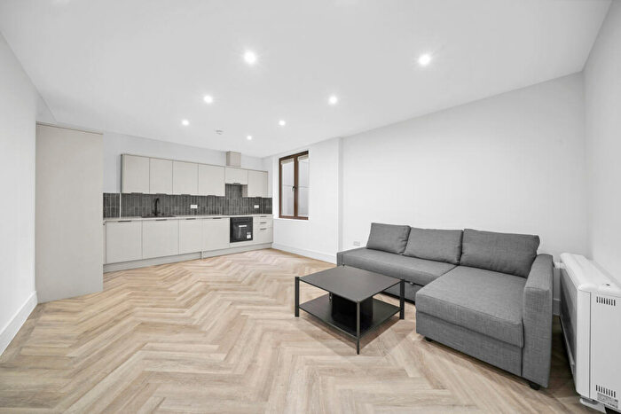 2 Bedroom Apartment To Rent In Old Street, EC1V