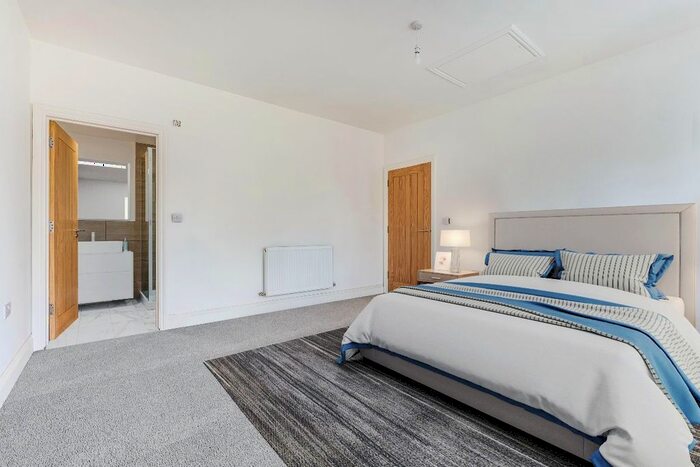 5 Bedroom Detached House For Sale In Cranfield Park Road, Wickford, SS12