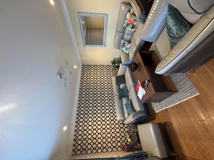 3 Bedroom Terraced House For Sale In Northern Road, Slough, SL2