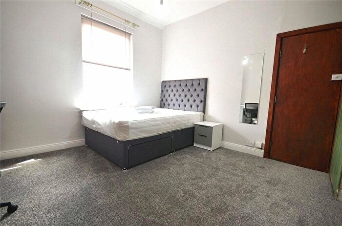 5 Bedroom Terraced House To Rent In Hathersage Road, Manchester, Greater Manchester, M13