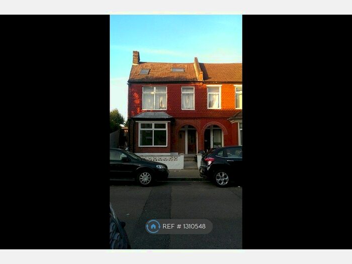 2 Bedroom Maisonette To Rent In Kettering Street, London, SW16