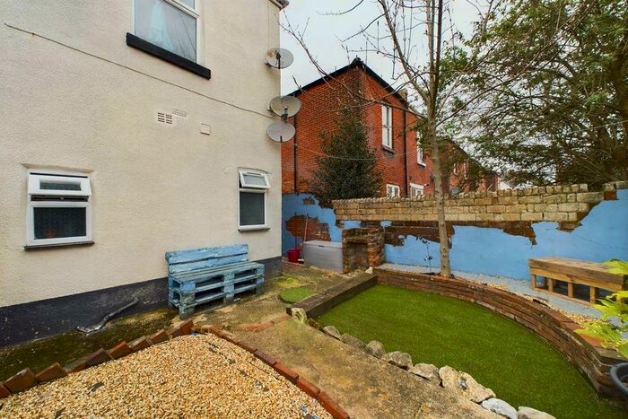 Studio To Rent In Shakespeare Avenue - Gas, Water & Electric Included, SO17