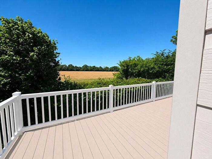 3 Bedroom Park Home For Sale In Carlton, Saxmundham, IP17