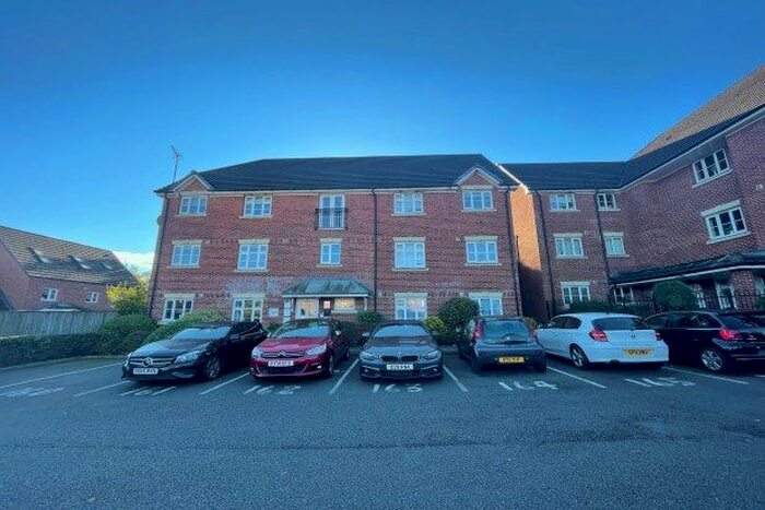 2 Bedroom Flat To Rent In Atherton, Manchester M46