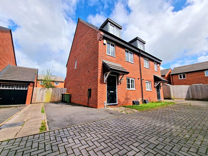 3 Bedroom Town House To Rent In Cameron Avenue, Lancashire, PR3