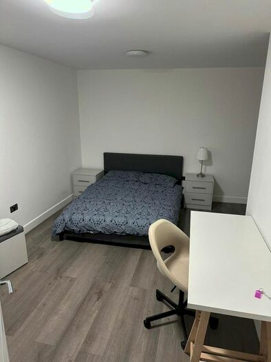 2 Bedroom Flat To Rent In Bow Road, Bow, London, United Kingdom, E3