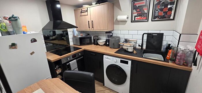 1 Bedroom Flat To Rent In Stanningley Road, Leeds, LS13