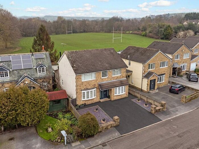 6 Bedroom Detached House For Sale In Copt Royd Grove, Yeadon, Leeds, LS19