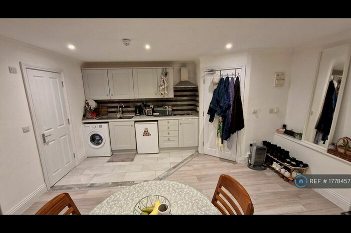 Studio To Rent In West Street, Brighton And Hove, BN1