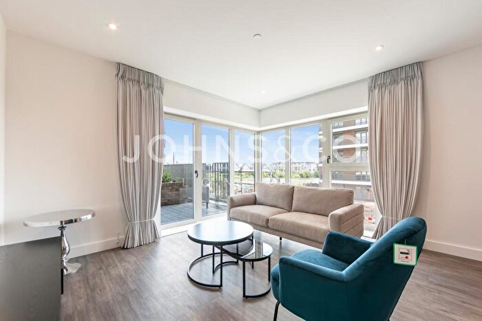 2 Bedroom Apartment To Rent In Flagstaff Road, Bankside Gardens, Reading, RG2