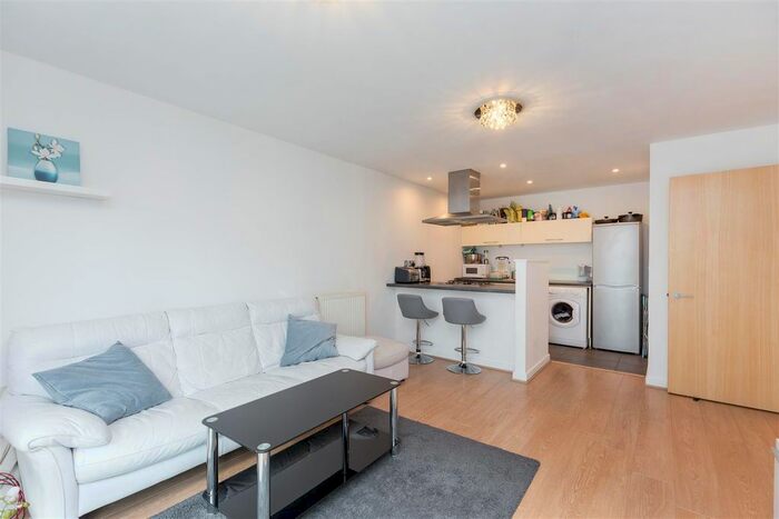 1 Bedroom Flat To Rent In Gwendwr Road, London, W14