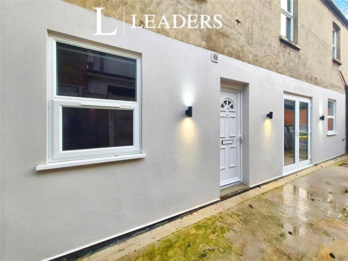 1 Bedroom Flat To Rent In London Road, Westcliff-on-Sea, Essex, SS0