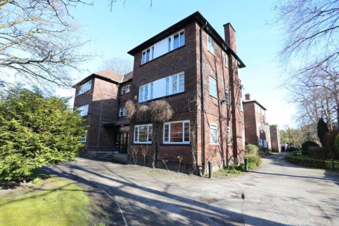 2 Bedroom Flat To Rent In Wilmslow Road, Manchester, Greater Manchester, M20