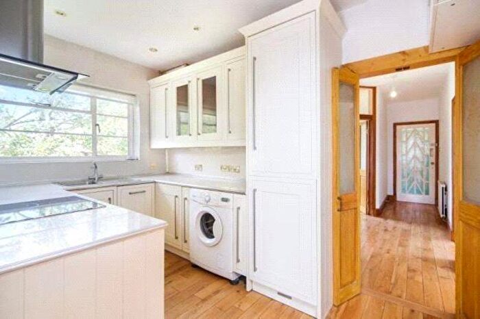 2 Bedroom Flat To Rent In Ossulton Way, Hampstead Garden Suburb, N2