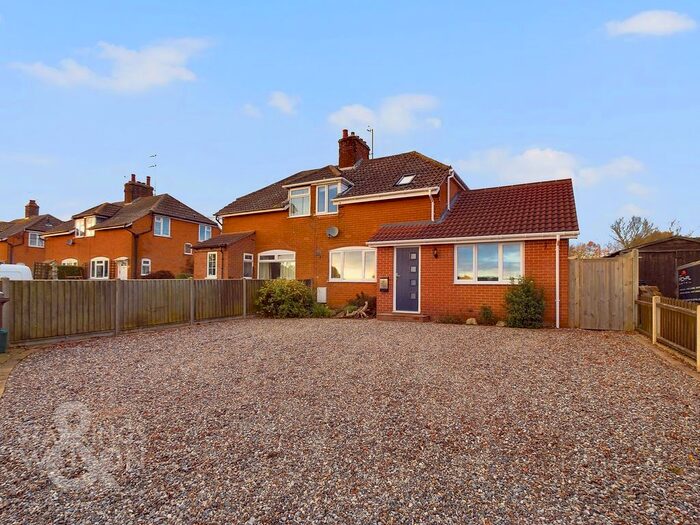 4 Bedroom Semi-Detached House To Rent In Beighton Road, Acle, Norwich, NR13