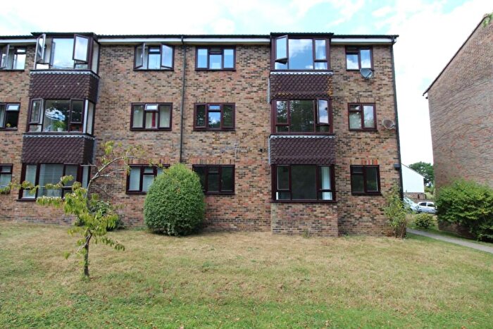 2 Bedroom Flat To Rent In Kings Way, Humphrey Lodge Kings Way, RH15