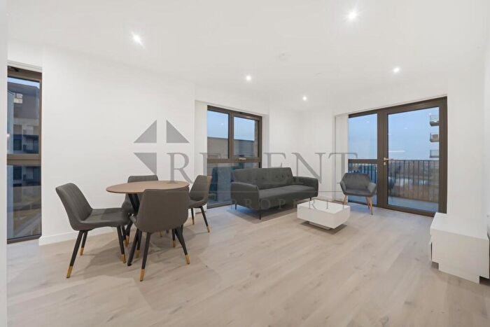 1 Bedroom Apartment To Rent In Scarlet Court, Woodberry Down, N4