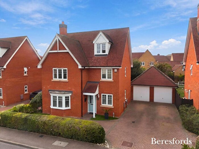 5 Bedroom Detached House For Sale In Woodlands Park Drive, Dunmow, CM6