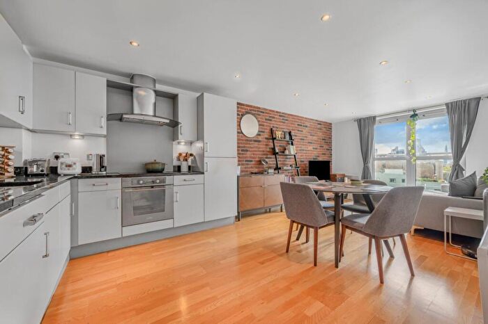 2 Bedroom Flat To Rent In Balmes Road, De Beauvoir Town, N1