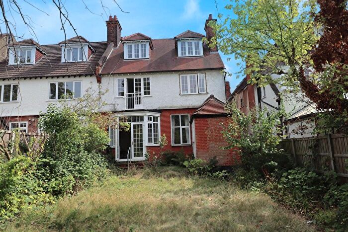 3 Bedroom Flat For Sale In Ravenscroft Avenue, Golders Green, NW11