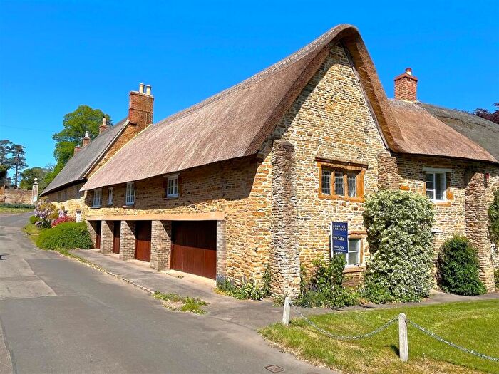 2 Bedroom Cottage For Sale In Church Street, Boughton, Northampton, NN2