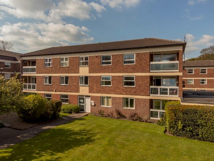 2 Bedroom Flat To Rent In Foxhill Court, Leeds, LS16