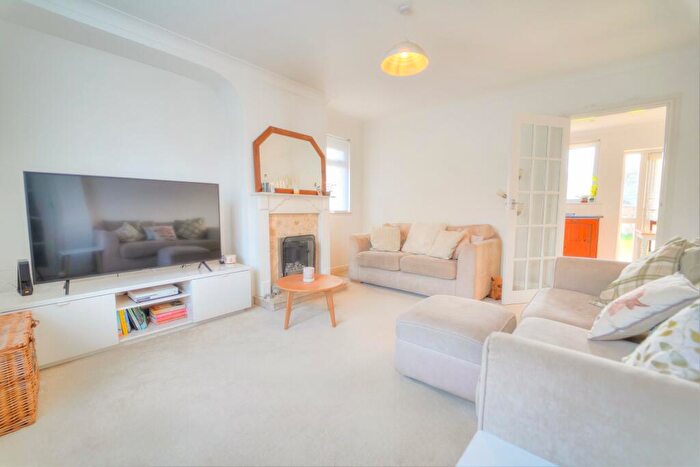 2 Bedroom Semi-Detached House For Sale In Cardington Road, Bedford, MK42