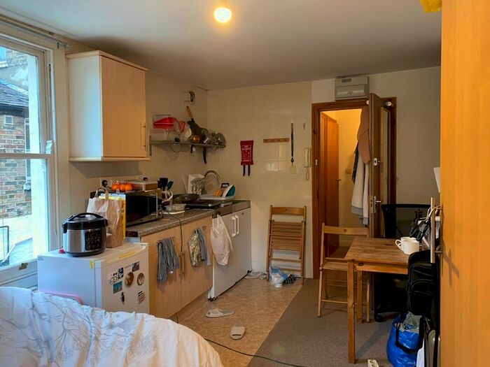 Studio To Rent In Bryantwood Road, London, N7