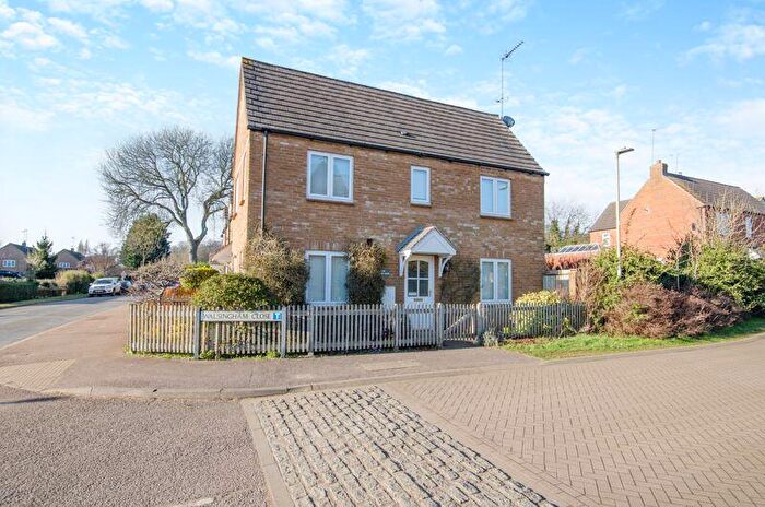 3 Bedroom End Of Terrace House For Sale In , Walsingham Close, Bloxham, OX15