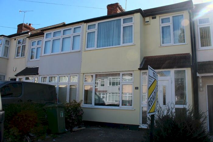 3 Bedroom Terraced House To Rent In Primrose Glen, Hornchurch, London, RM11