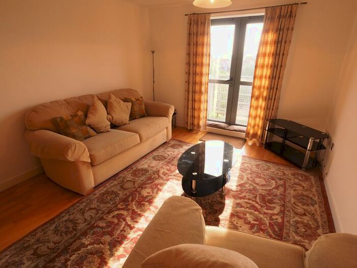 2 Bedroom Apartment To Rent In Queens Court, Dock Street, Hull, HU1