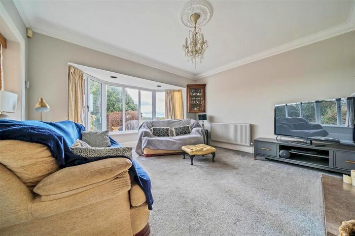5 Bedroom Detached House For Sale In Seamer Road, East Ayton, Scarborough, YO13