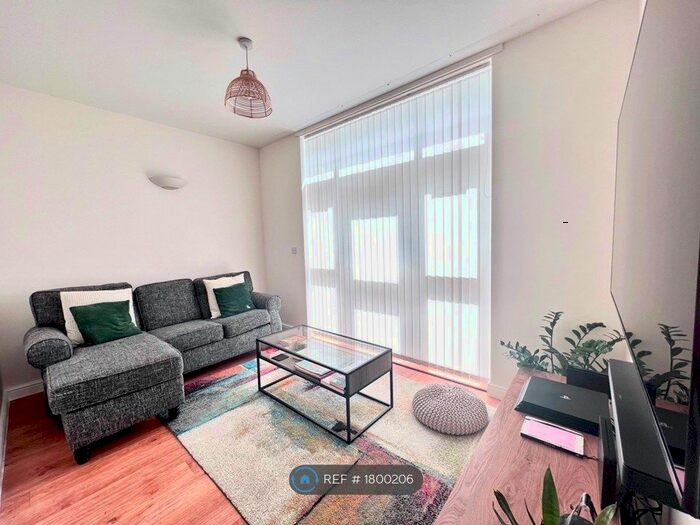 2 Bedroom Flat To Rent In Brattain Court, London, W3