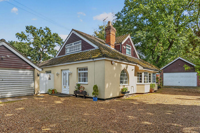 3 Bedroom Bungalow For Sale In The Avenue, Wroxham, Norwich, NR12