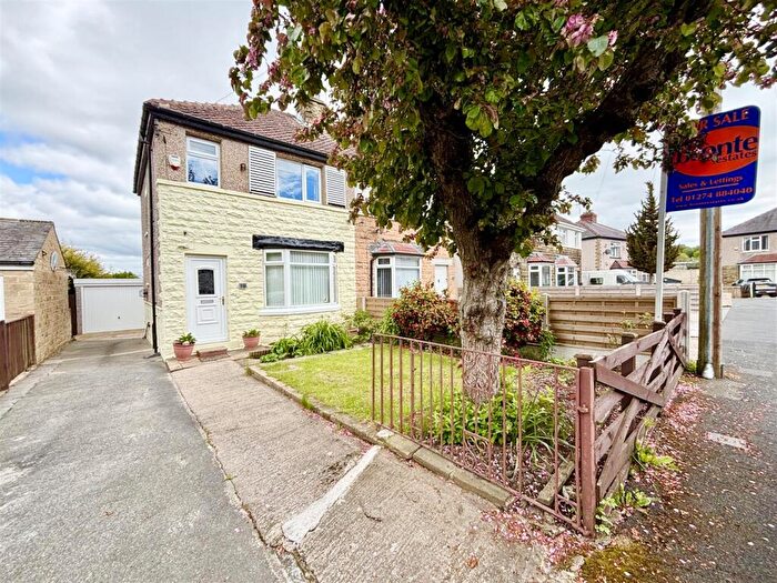 3 Bedroom Semi-Detached House For Sale In Hollybank Gardens, Bradford, BD7