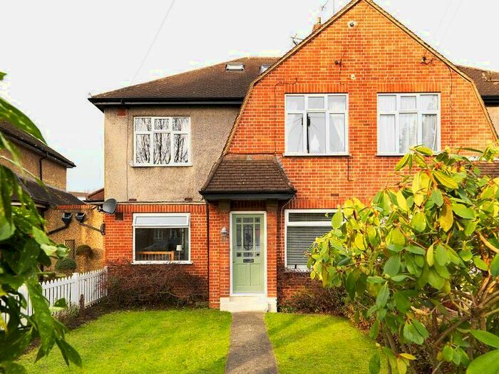2 Bedroom Flat To Rent In Speer Road, Thames Ditton KT7