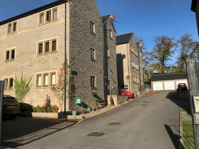 2 Bedroom Flat To Rent In Alfred House, Benn Gardens, Clayton, Bradford, BD14