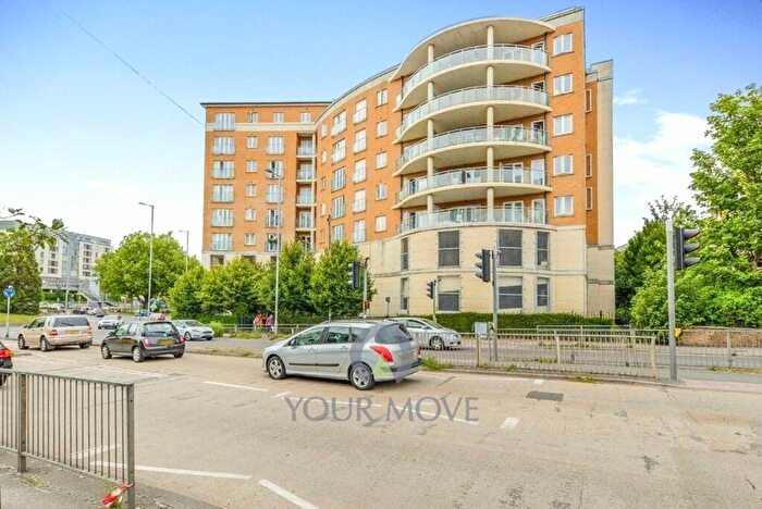2 Bedroom Flat To Rent In Selden Hill, Hemel Hempstead, Hertfordshire, HP2