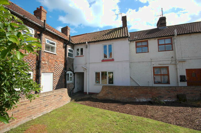 2 Bedroom Cottage To Rent In Wide Yard, Brompton, DL6