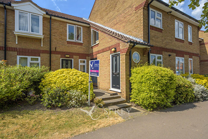 2 Bedroom Flat For Sale In Berkeley Court, Stamford, PE9